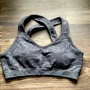 Echt Arise Camo sports bra